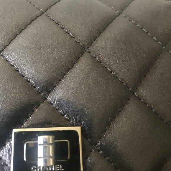 SOLD!!! Authentic Chanel wallet - Picture 2 of 8